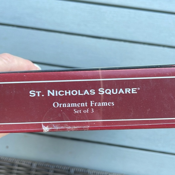 Christmas ornament frame tower. Snowman. Santa. Reindeer with red hanging string - Picture 6 of 10